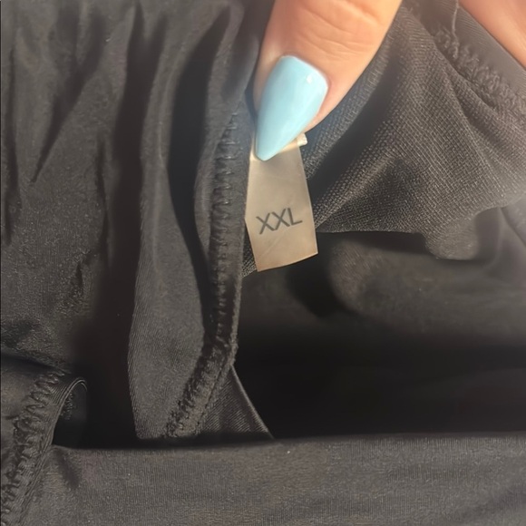 Black V-Neck One-Piece Swimsuit XXL - Picture 4 of 4